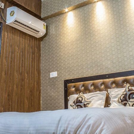 Hotel Varanasi Ganges Esterno foto