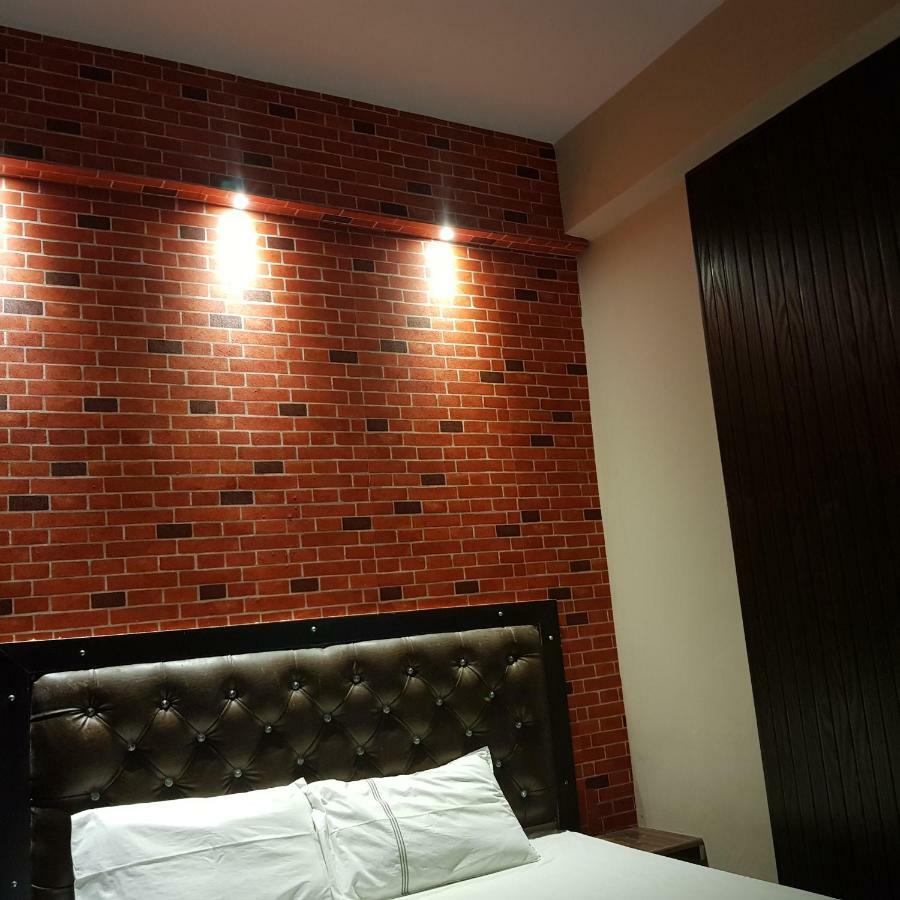 Hotel Varanasi Ganges Esterno foto
