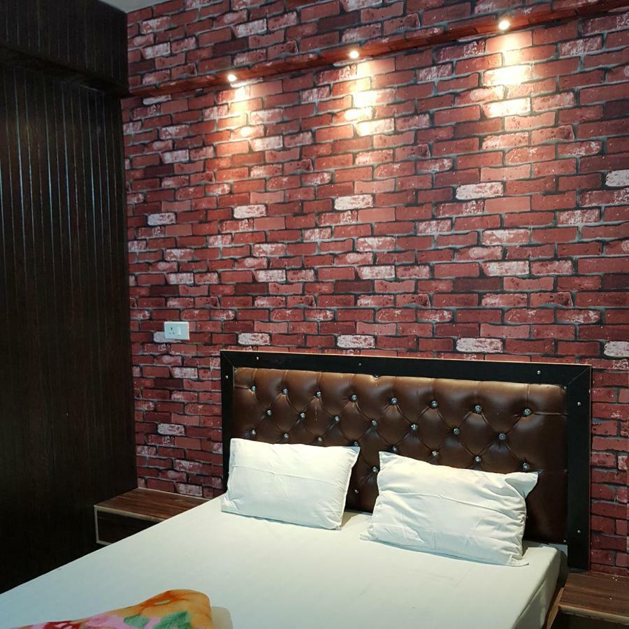 Hotel Varanasi Ganges Esterno foto