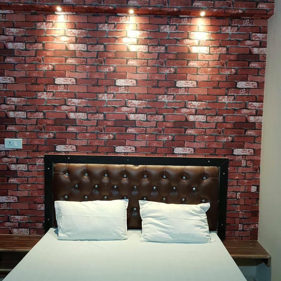 Hotel Varanasi Ganges Esterno foto