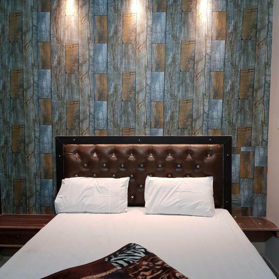 Hotel Varanasi Ganges Esterno foto
