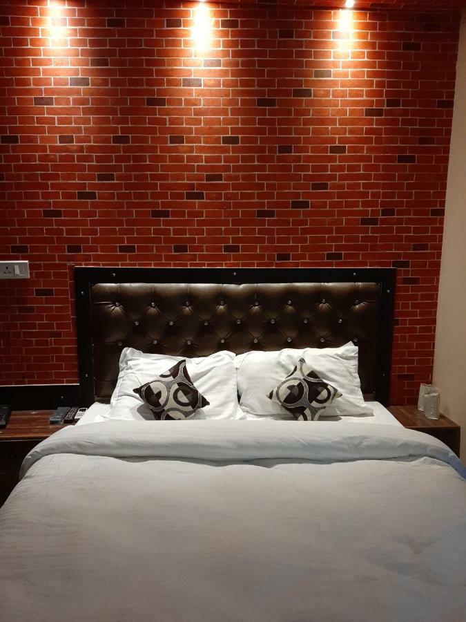 Hotel Varanasi Ganges Esterno foto