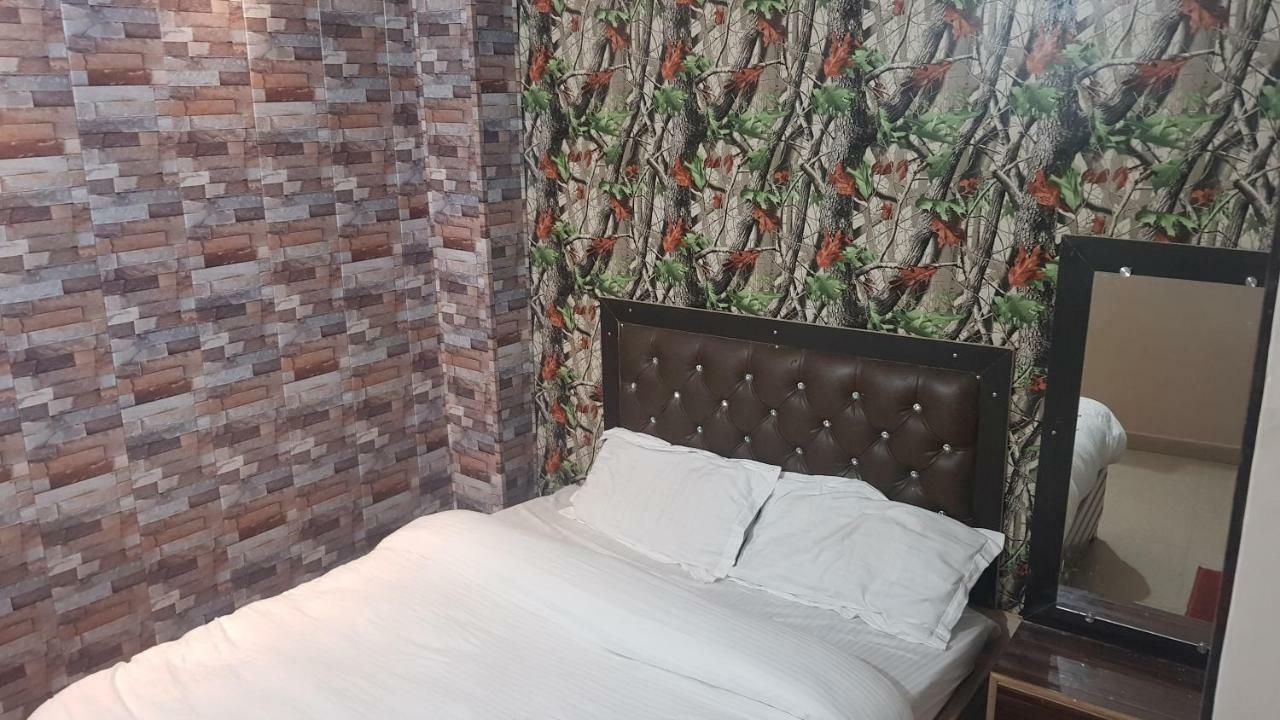 Hotel Varanasi Ganges Esterno foto