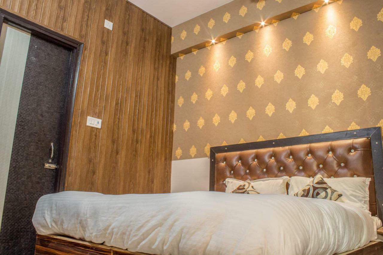 Hotel Varanasi Ganges Esterno foto